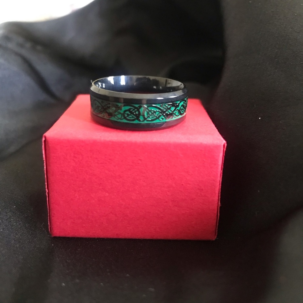 Black and Green Celtic Design Ring